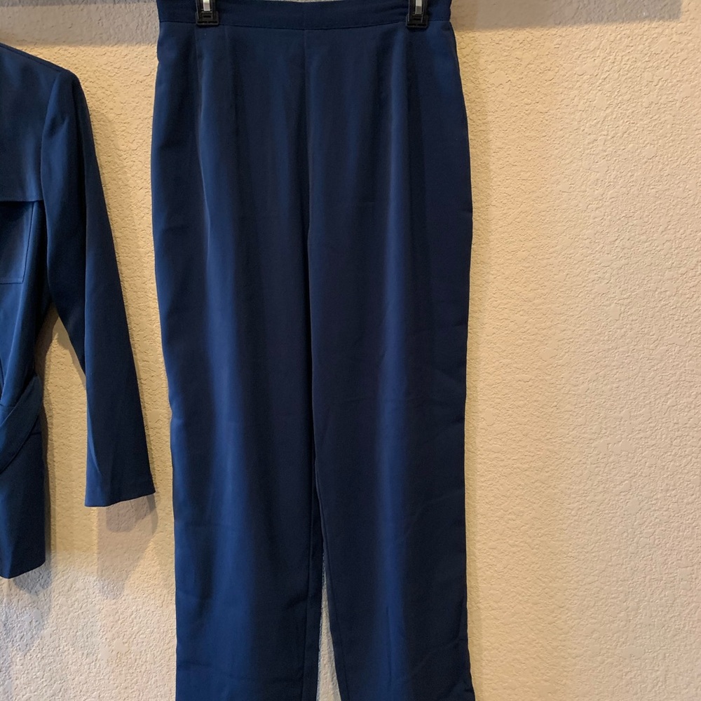 Dress Barn Vintage Navy Blue suit. EUC. Size 12. - Picture 5 of 10